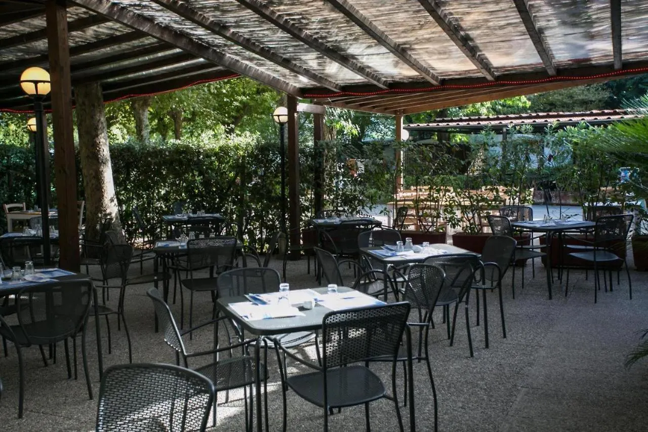 Holiday park International Holidays Luxe House: Beachfront Pool Villa in Lerici, Pet-Friendly Ameglia Italy
